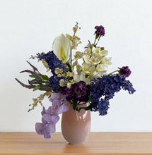 Load image into Gallery viewer, Lunar Tide (Limited edition Aquarius ♒️ bouquet)

